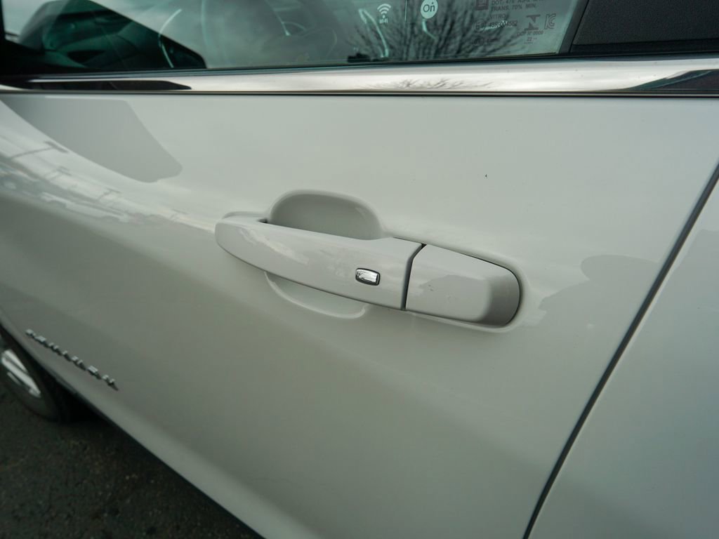 Used 2023 Chevrolet Equinox LT image 8