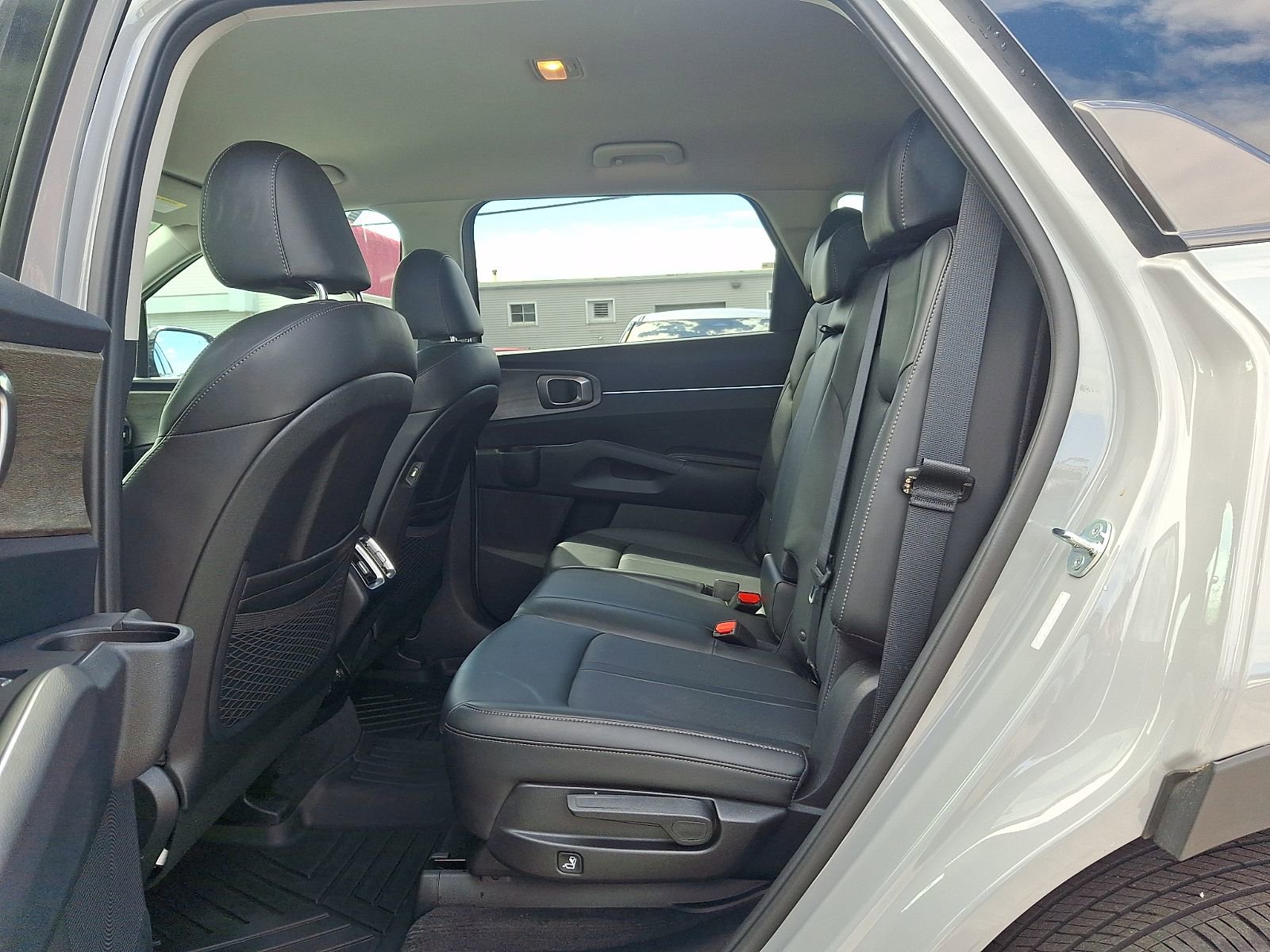 Used 2023 Kia Sorento S AWD/4WD image 10
