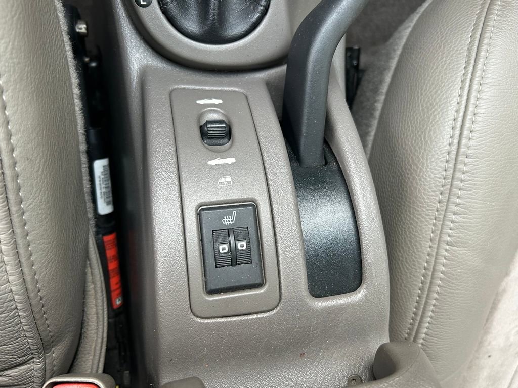 Used 2005 Chrysler Sebring Touring w/ Electronics Convenience Group image 26