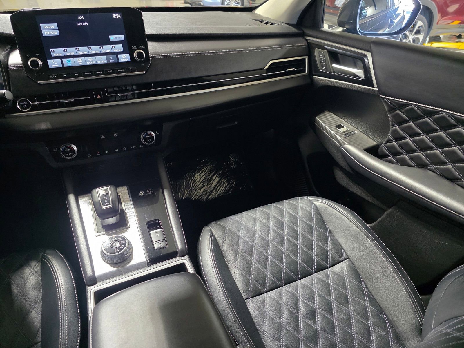 Used 2024 Mitsubishi Outlander SEL image 18