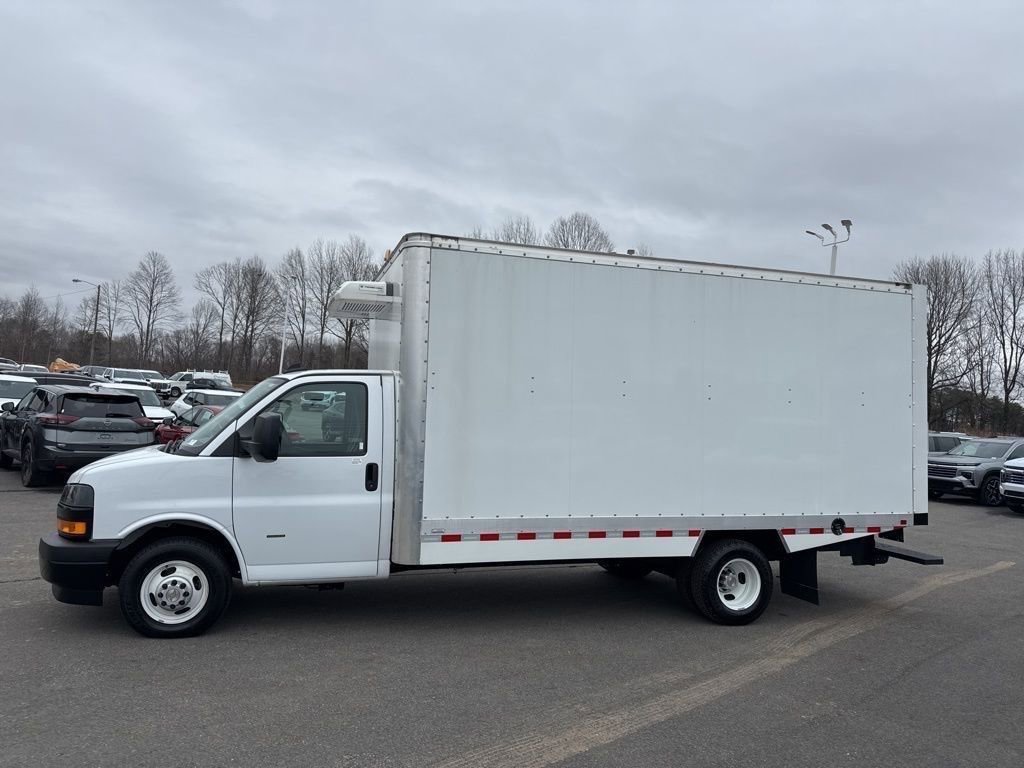Used 2024 Chevrolet Express 3500 w/ Power Convenience Package RWD image 2