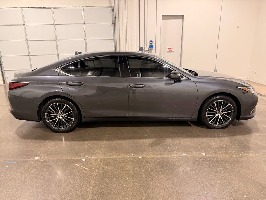 Used 2022 Lexus ES 350 w/ Premium Package FWD image 4