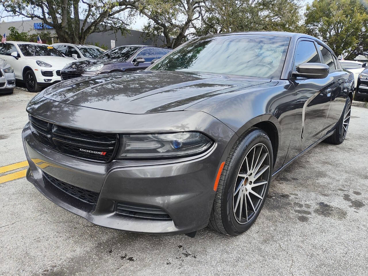 Used 2020 Dodge Charger SXT w/ Leather Interior Group image 3