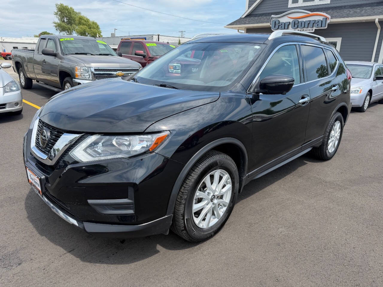Used 2018 Nissan Rogue SV w/ Sun & Sound Touring Package AWD/4WD video 1