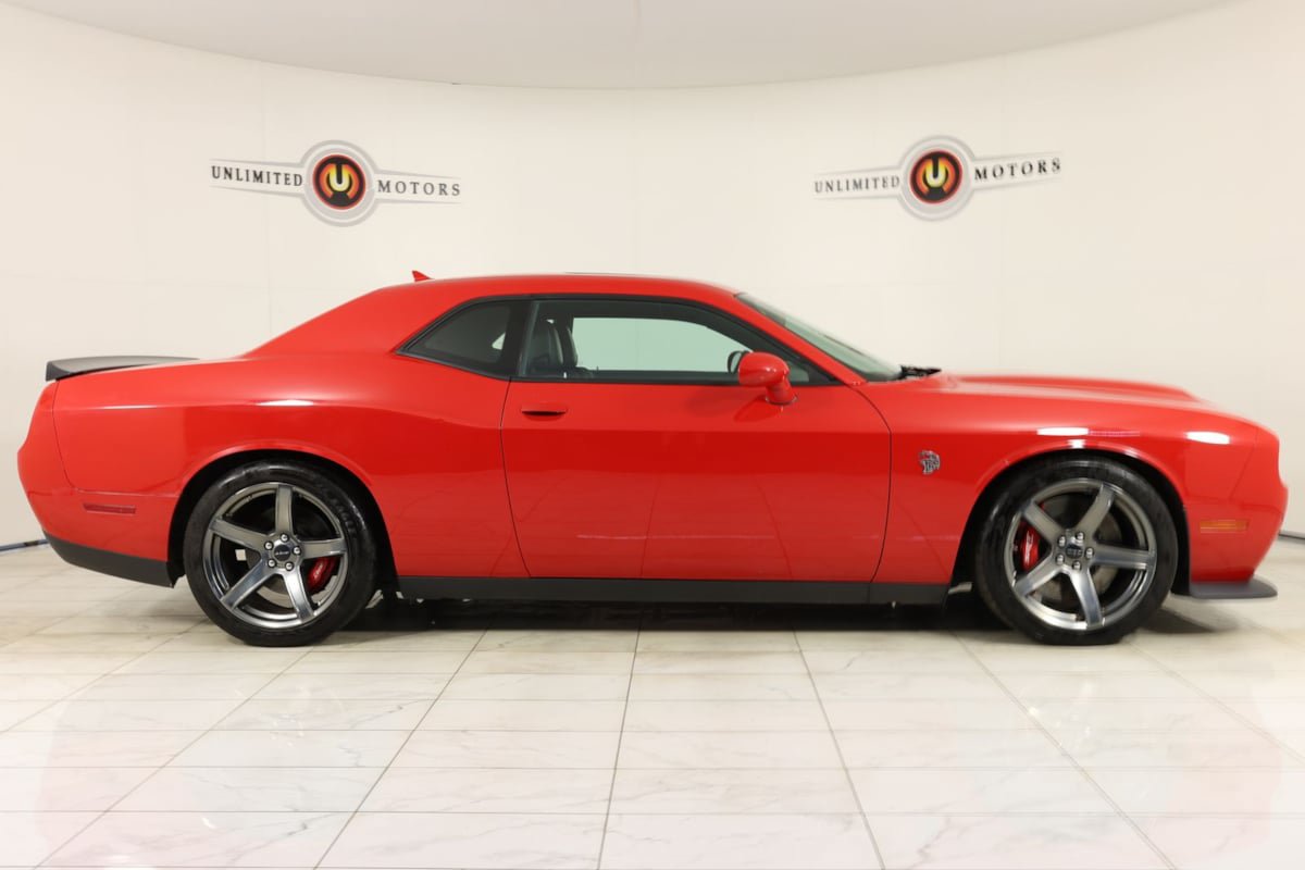 Used 2021 Dodge Challenger SRT Hellcat w/ Plus Package RWD image 2