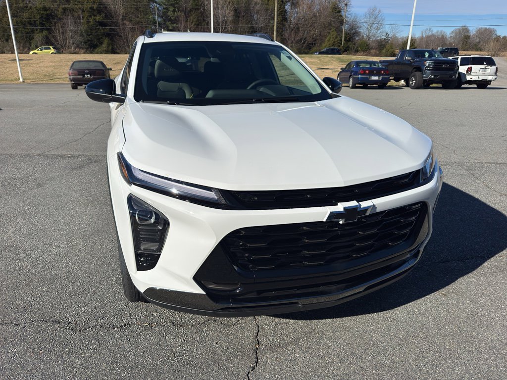 New 2026 Chevrolet Trax ACTIV w/ Driver Confidence Package image 2