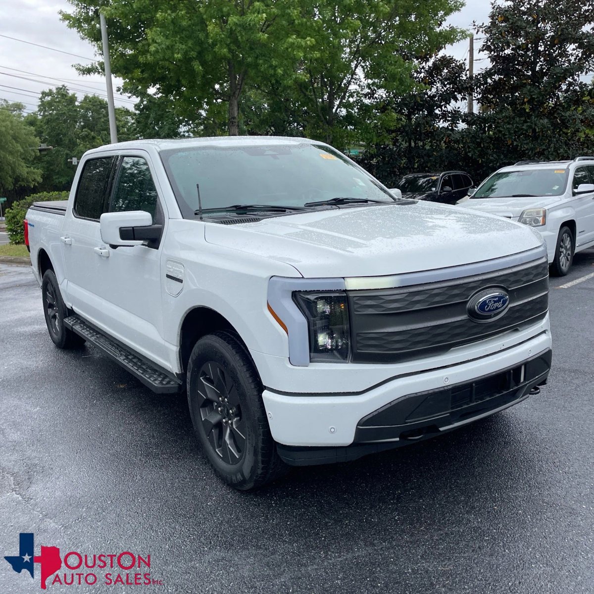 Used 2023 Ford F150 Lightning Lariat w/ Equipment Group 511A High image 1