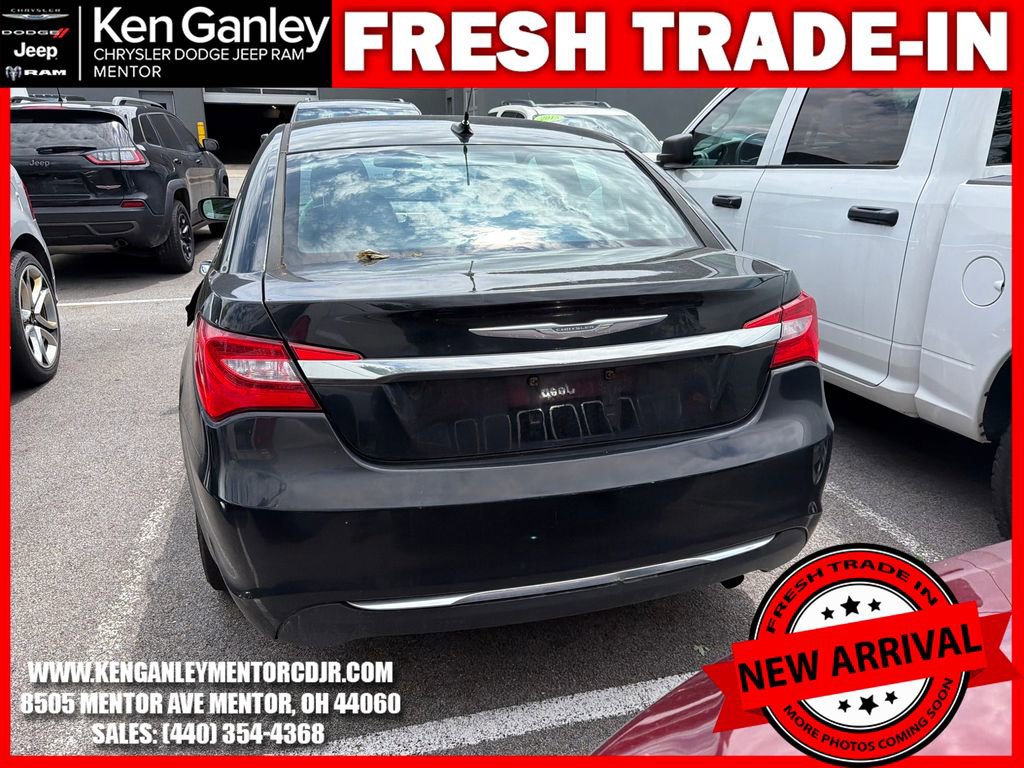 Used 2012 Chrysler 200 Limited FWD image 9