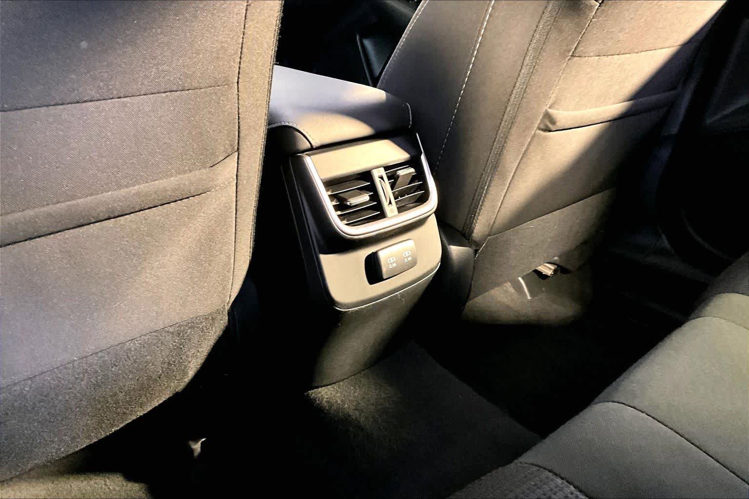 Used 2022 Subaru Outback Premium AWD/4WD image 35