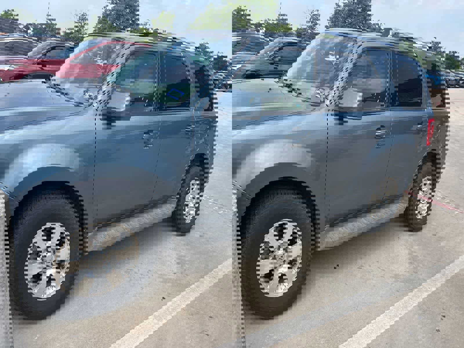 Used 2011 Ford Escape Limited w/ 302A Rapid Spec Order Code FWD image 2