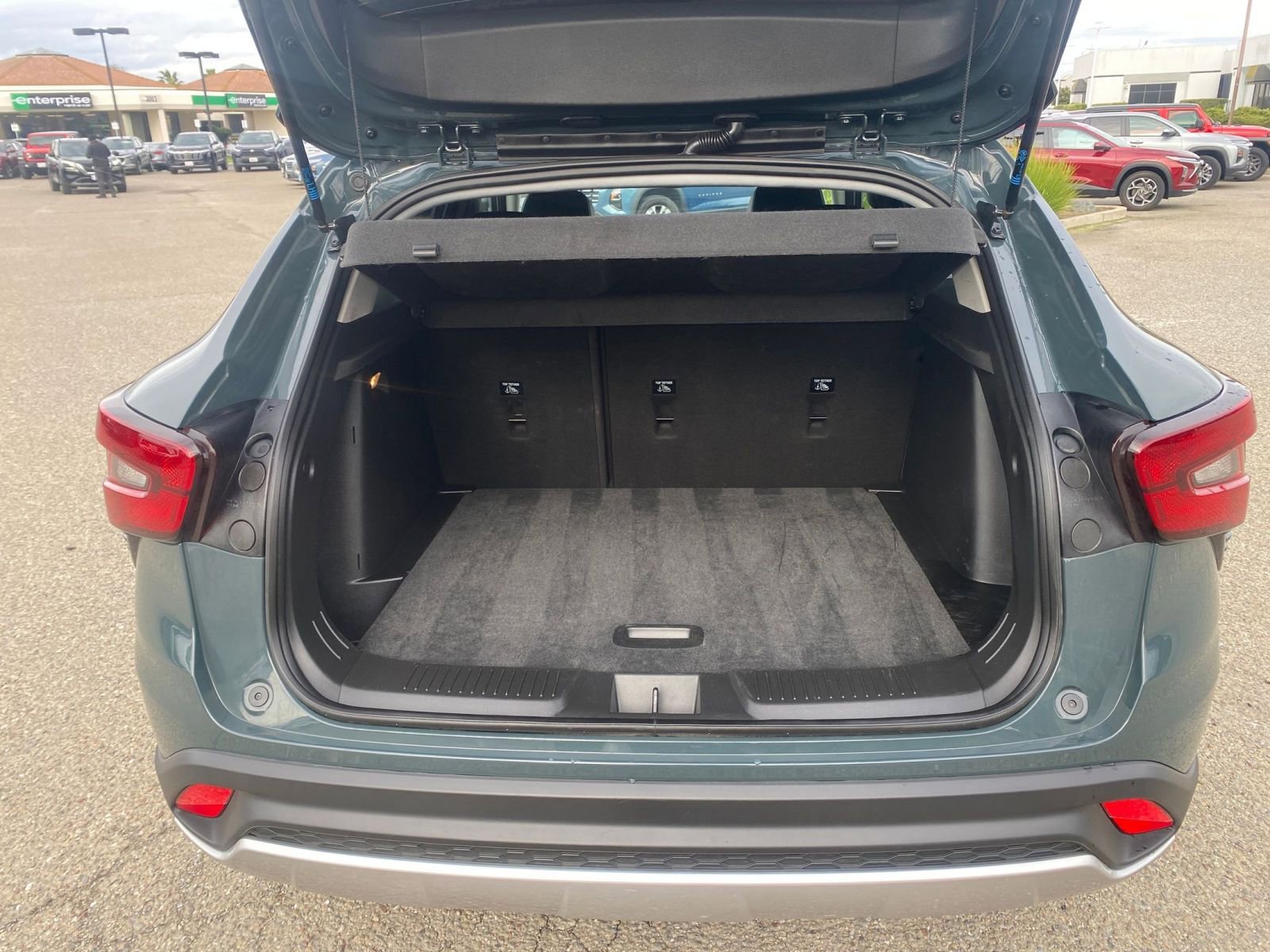 Used 2025 Chevrolet Trax LT w/ LT Convenience Package image 32