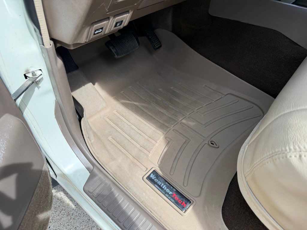 Used 1997 Toyota Land Cruiser w/ Leather Trim Pkg AWD/4WD image 20