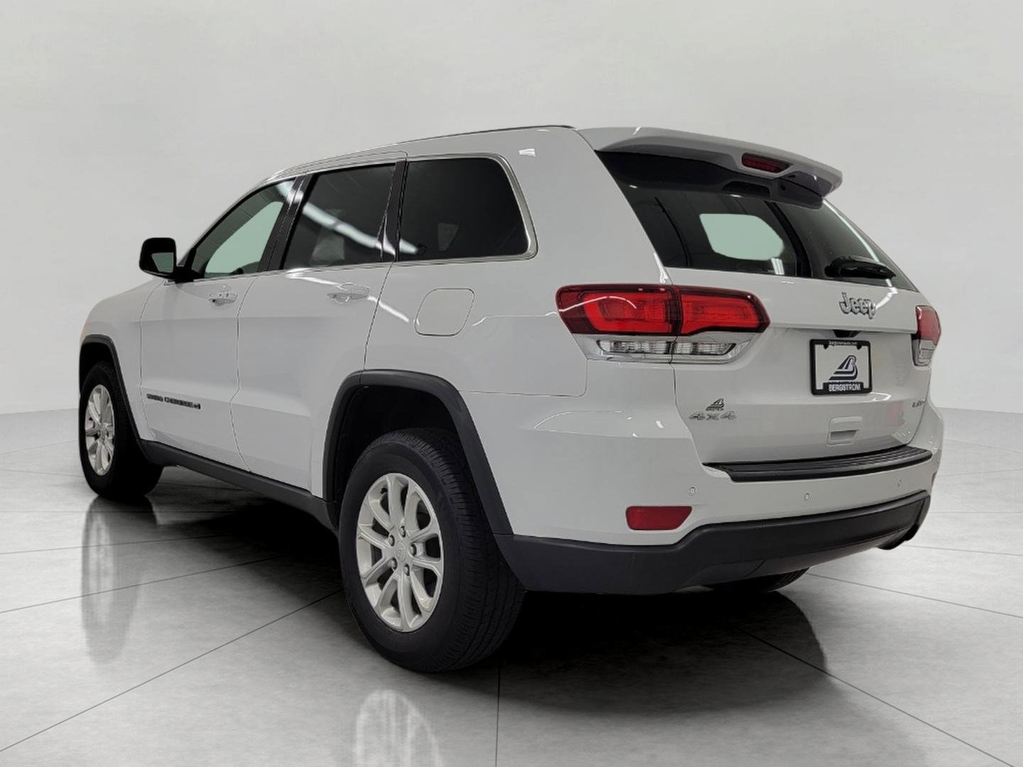 Used 2022 Jeep Grand Cherokee Laredo X AWD/4WD image 21