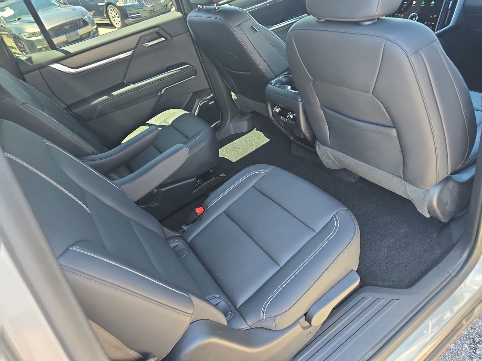 Used 2024 GMC Acadia Elevation w/ Black Edition FWD image 12