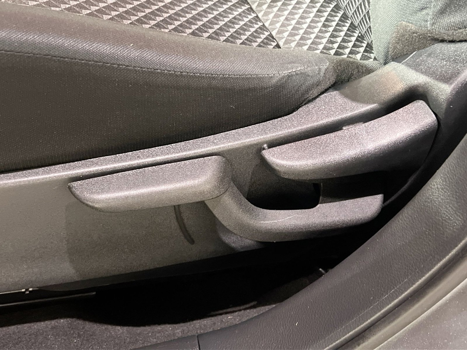 Used 2021 Nissan Versa S image 20