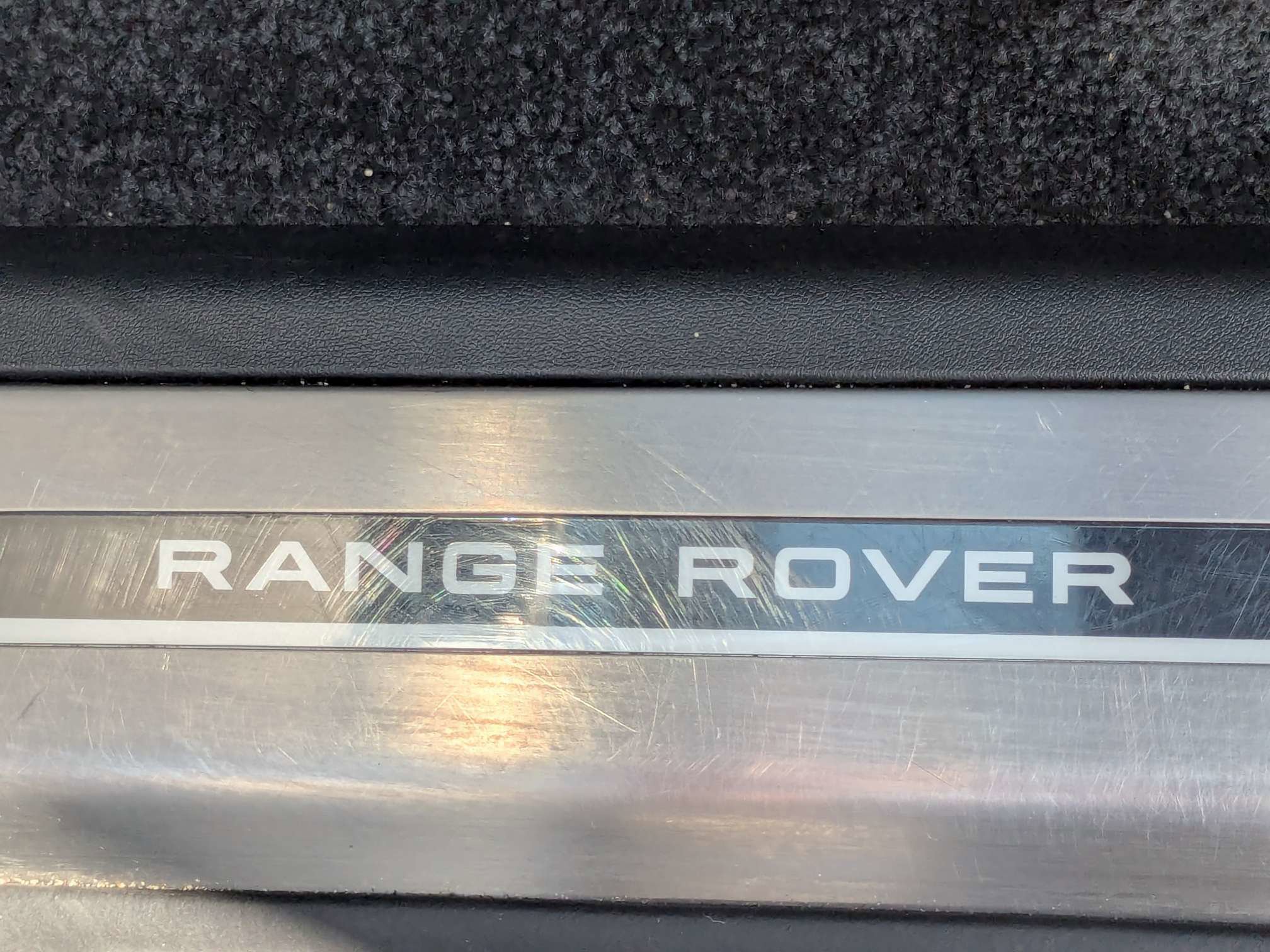 Used 2025 Land Rover Range Rover SE AWD/4WD image 25