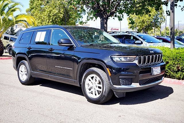 Used 2023 Jeep Grand Cherokee L Laredo RWD image 6
