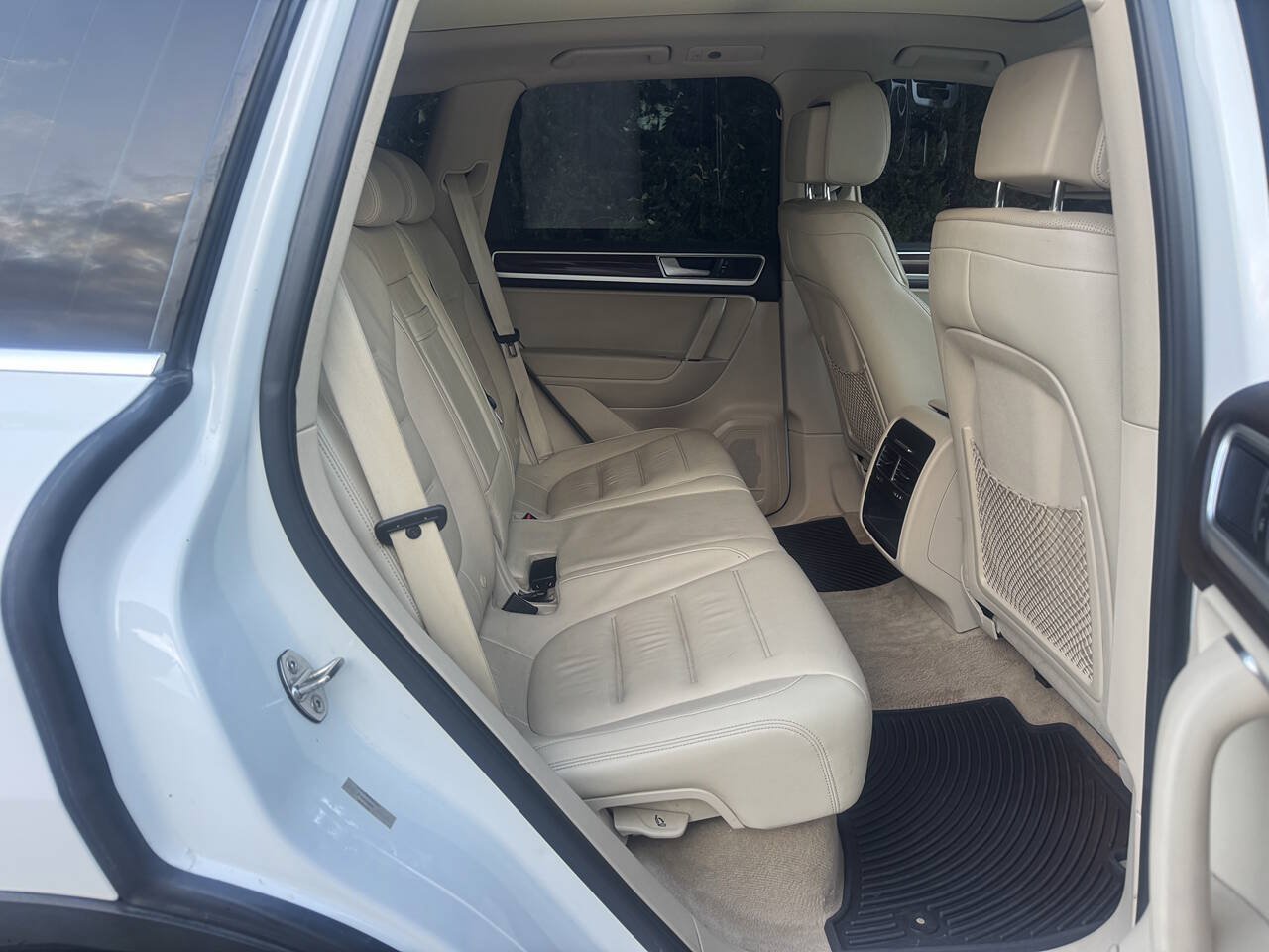 Used 2016 Volkswagen Touareg VR6 AWD/4WD image 13