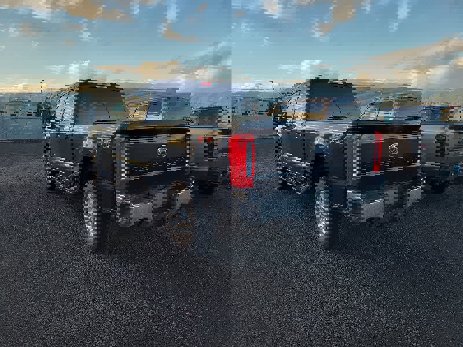 Used 2024 Ford F250 XLT w/ FX4 Off-Road Package image 3