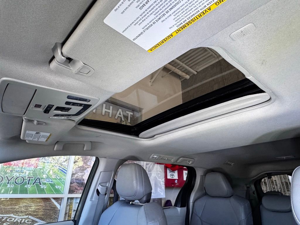 Used 2024 Toyota Sienna XLE image 40