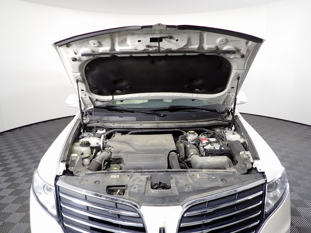 Used 2019 Lincoln MKT AWD image 7