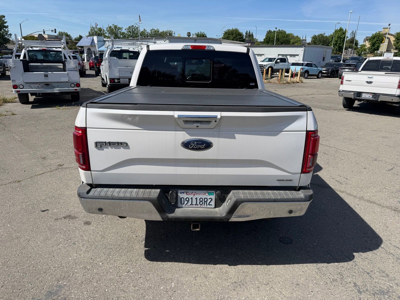 Used 2015 Ford F150 Lariat w/ Equipment Group 502A Luxury AWD/4WD image 4