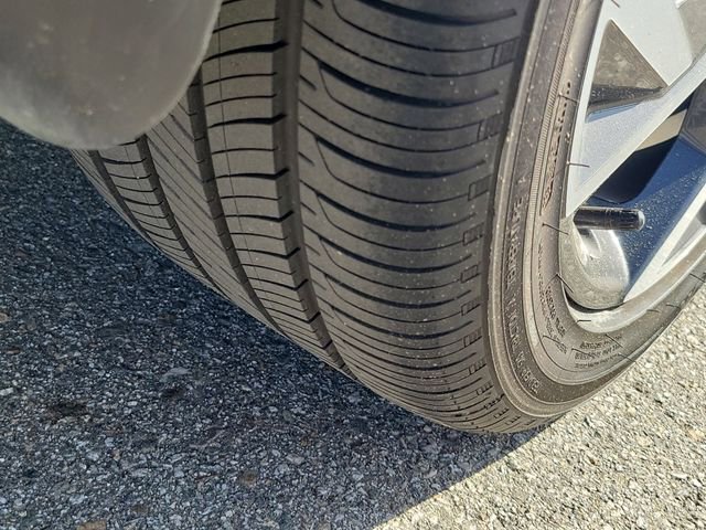 Certified 2025 Hyundai Elantra SEL image 23