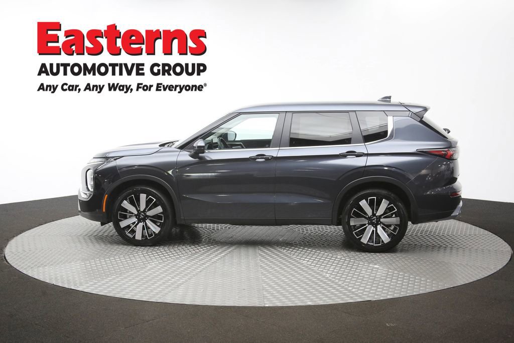 Used 2025 Mitsubishi Outlander SE FWD image 61