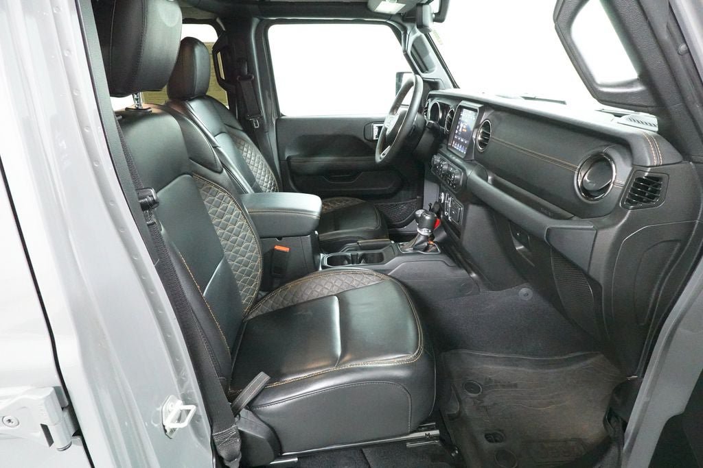 Used 2023 Jeep Wrangler Unlimited Sahara AWD/4WD image 34