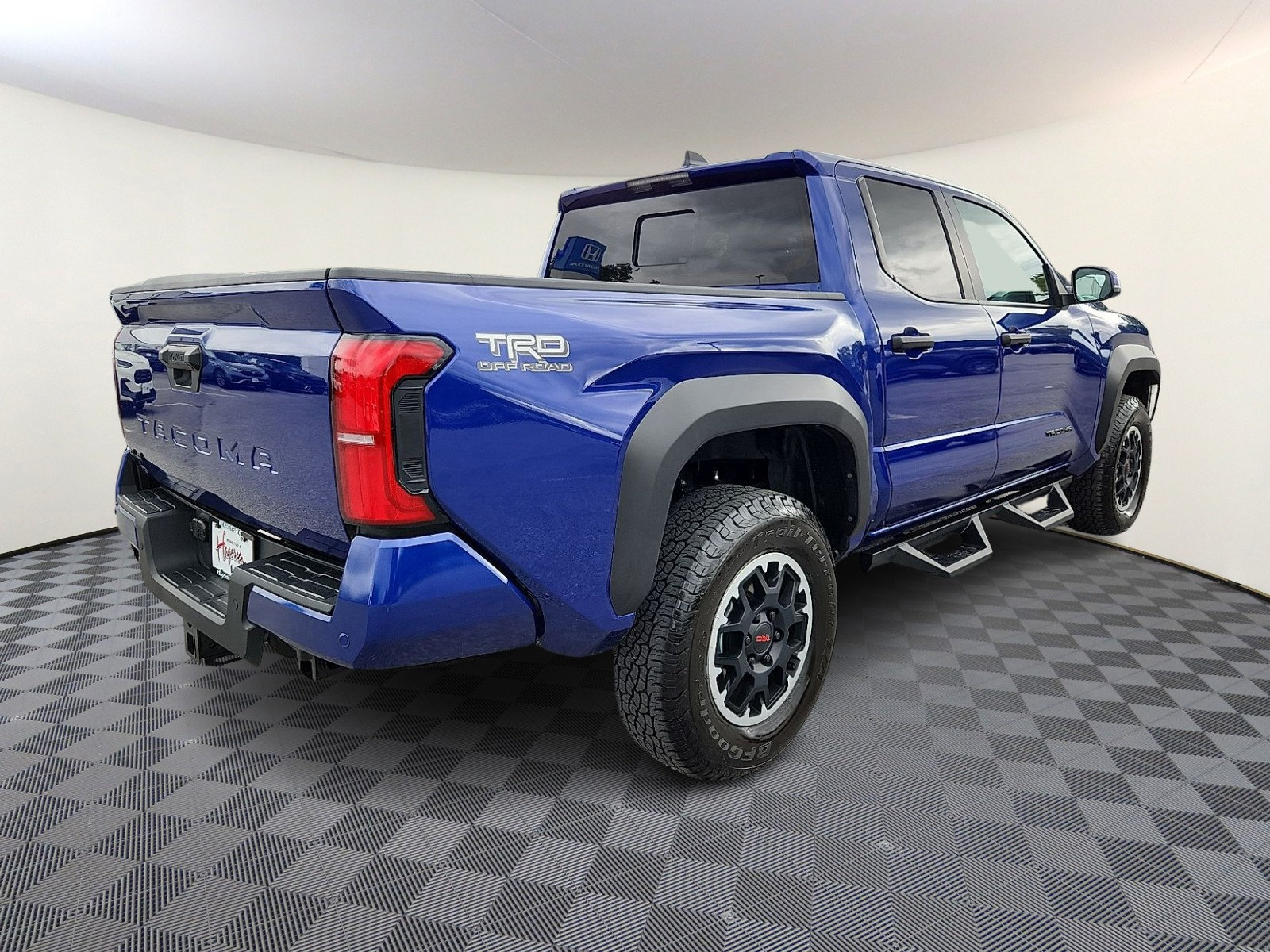 Used 2024 Toyota Tacoma TRD Off-Road AWD/4WD image 6