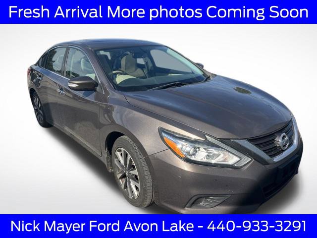 Used 2017 Nissan Altima 2.5 SV w/ Convenience Package