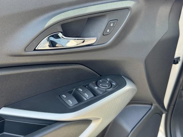 New 2026 Chevrolet Trax RS FWD image 11