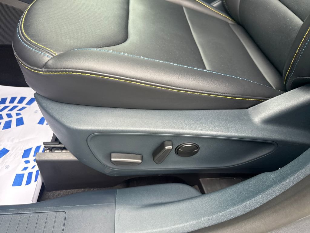 Used 2025 Ford Maverick Lobo AWD/4WD image 25