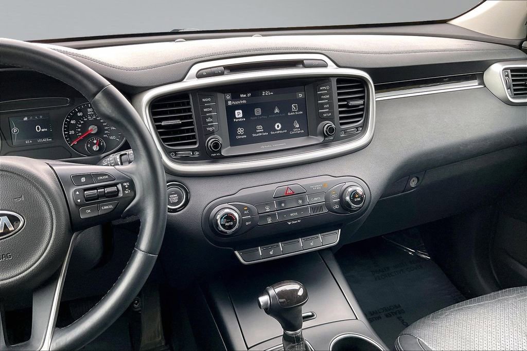 Used 2017 Kia Sorento FWD w/ LX Convenience Package image 6