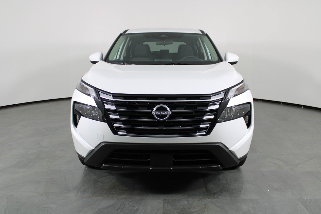 Certified 2026 Nissan Rogue SV FWD image 10