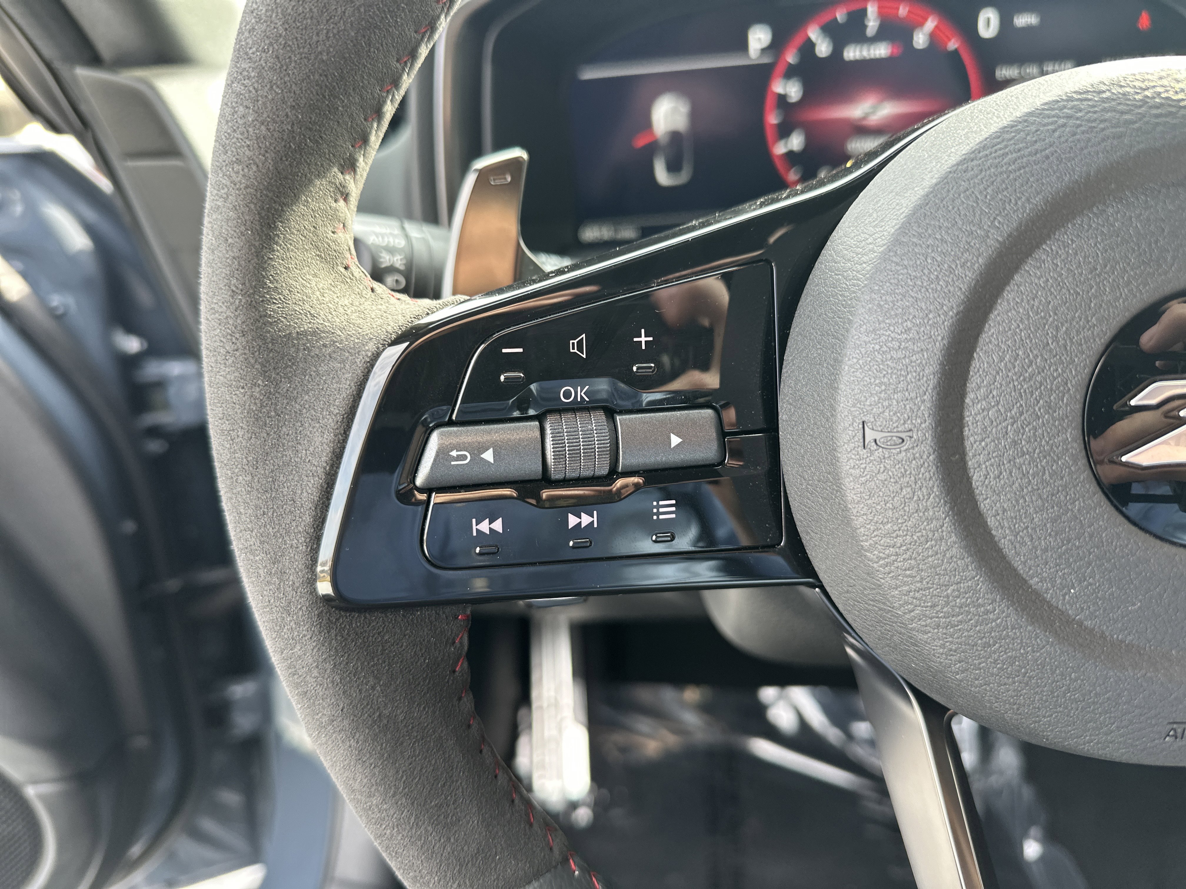 Used 2024 Nissan Z NISMO w/ Floor Mat Package image 19