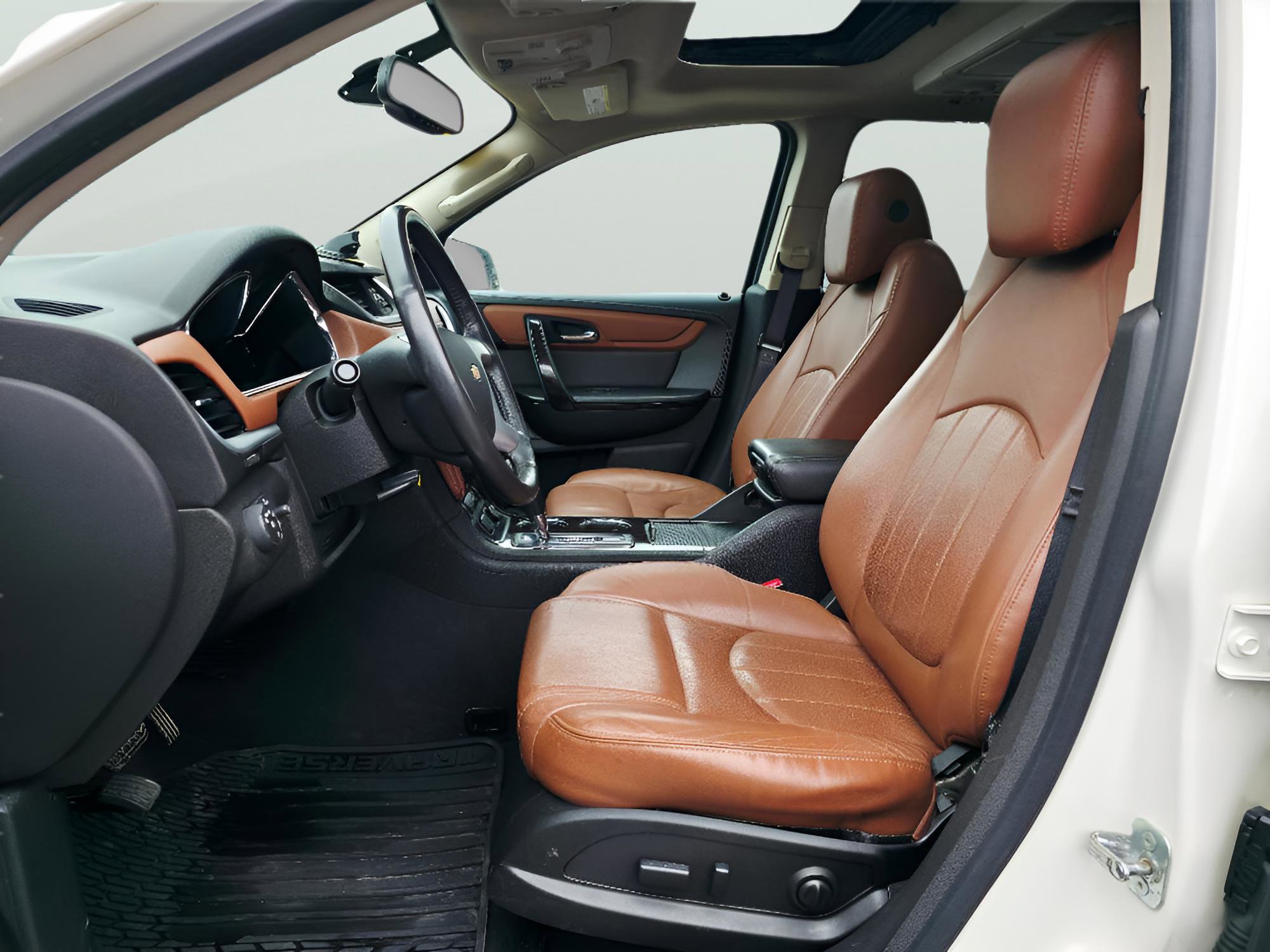 Used 2015 Chevrolet Traverse LTZ image 12