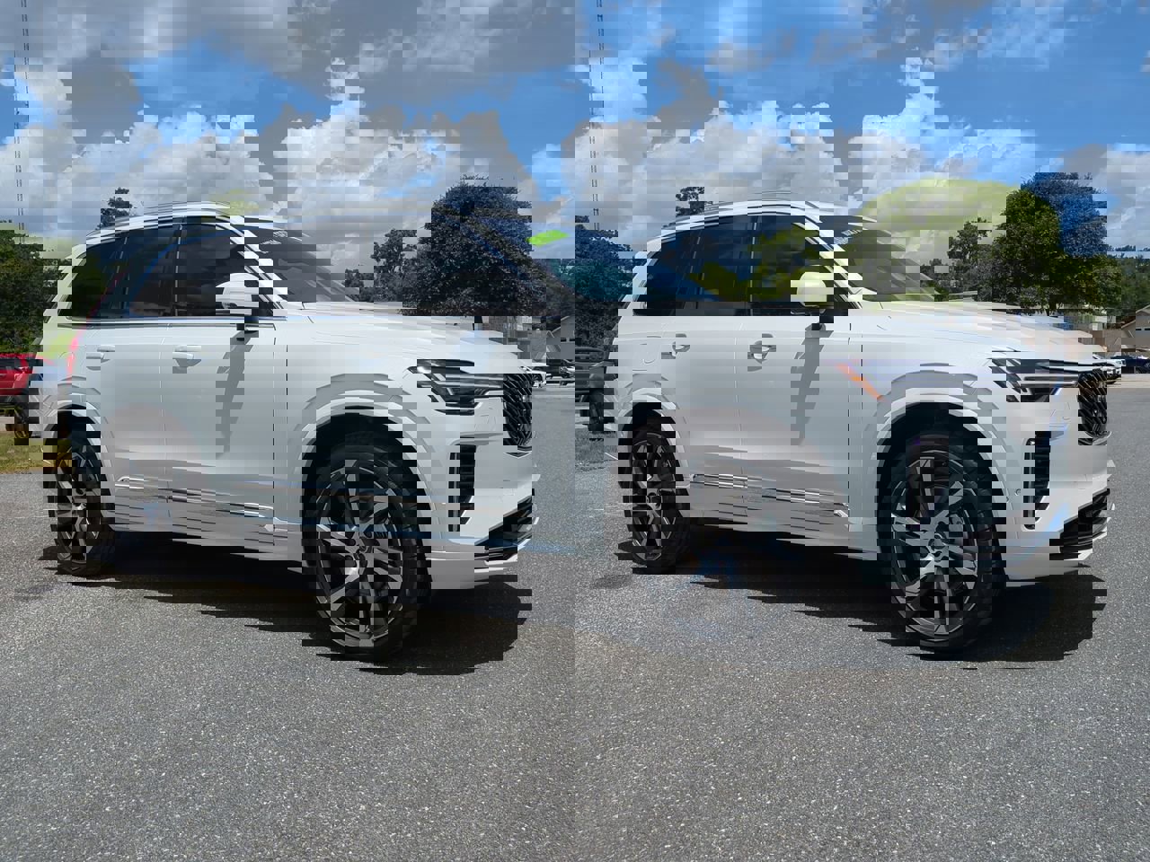 New 2025 Volvo XC90 B6 Ultra w/ Lounge Package image 2