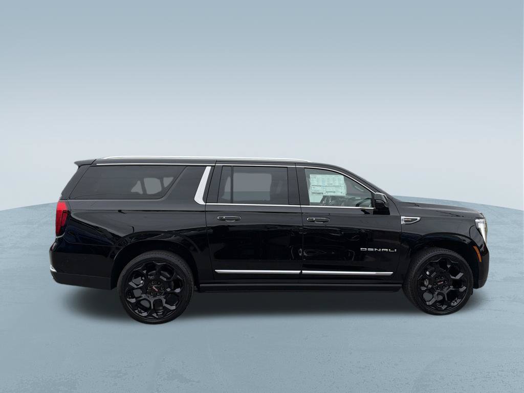 New 2026 GMC Yukon XL Denali w/ Denali Reserve Package AWD/4WD image 10