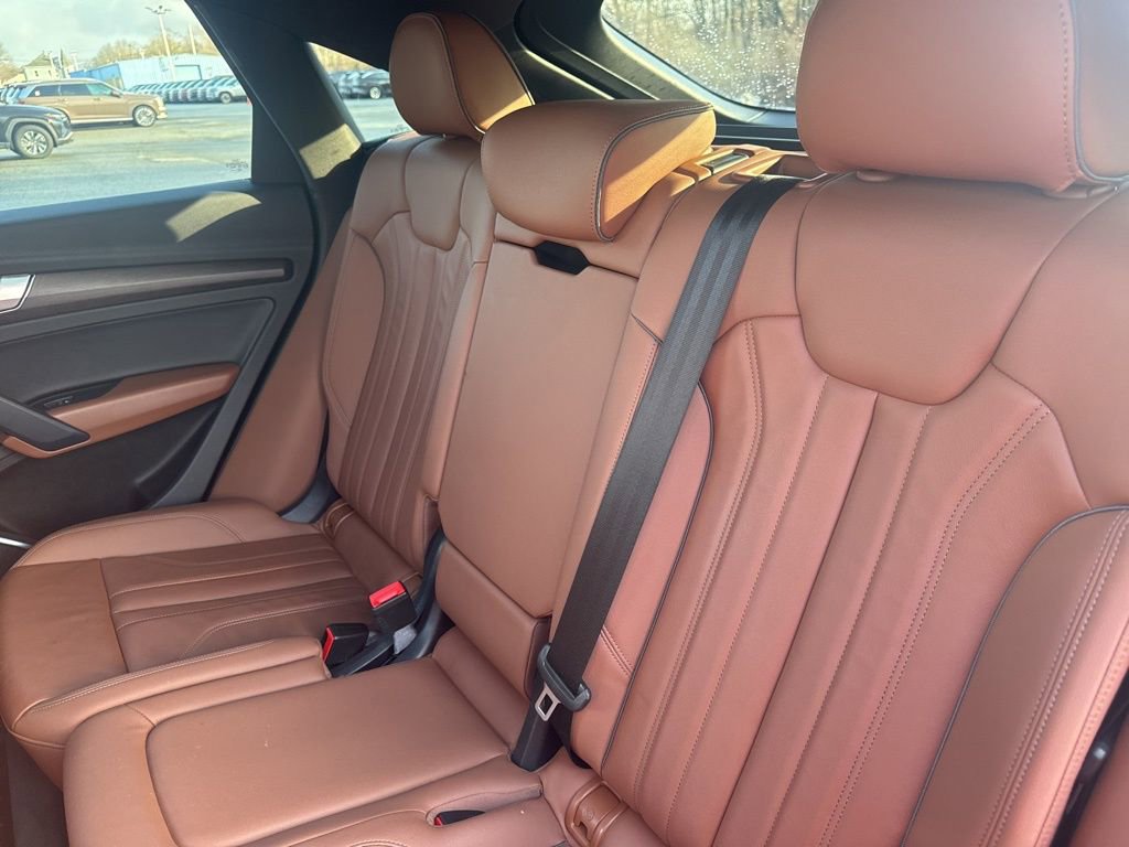 Used 2023 Audi Q5 2.0T Premium w/ Convenience Package AWD/4WD image 37