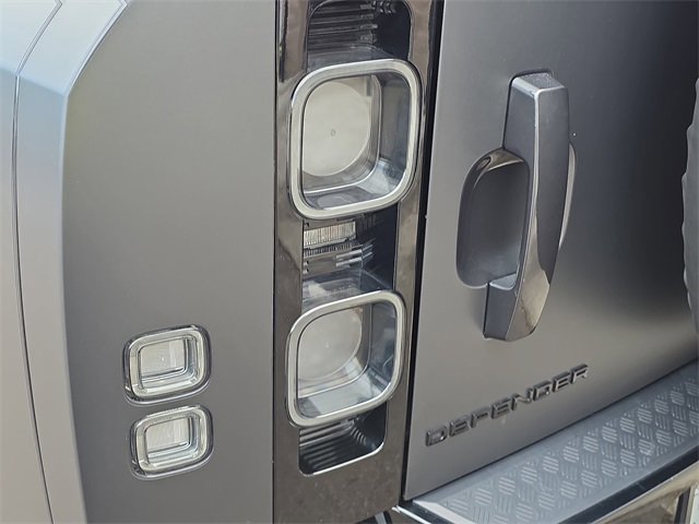 Used 2025 Land Rover Defender 130 V8 image 36