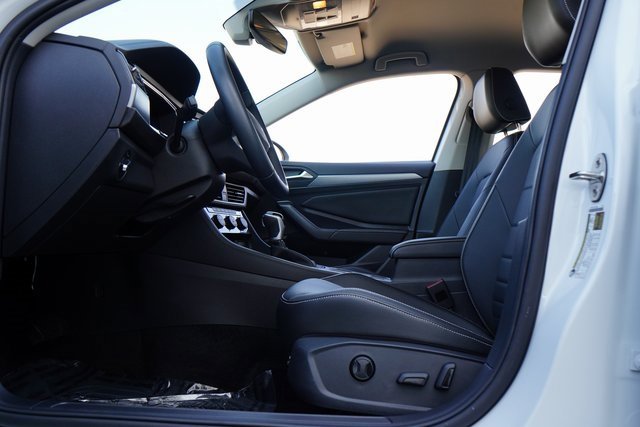 Used 2023 Volkswagen Jetta SE image 20