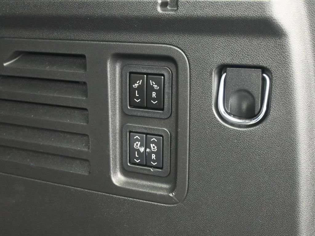 Used 2024 Chevrolet Traverse RS image 53