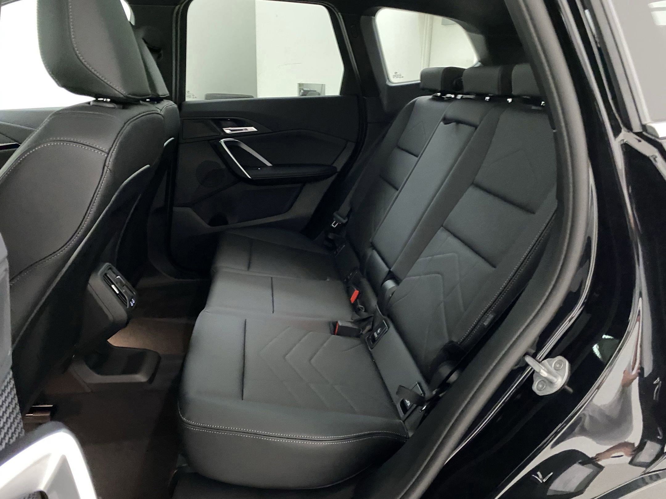 Used 2025 BMW X1 xDrive28i w/ Convenience Package image 13