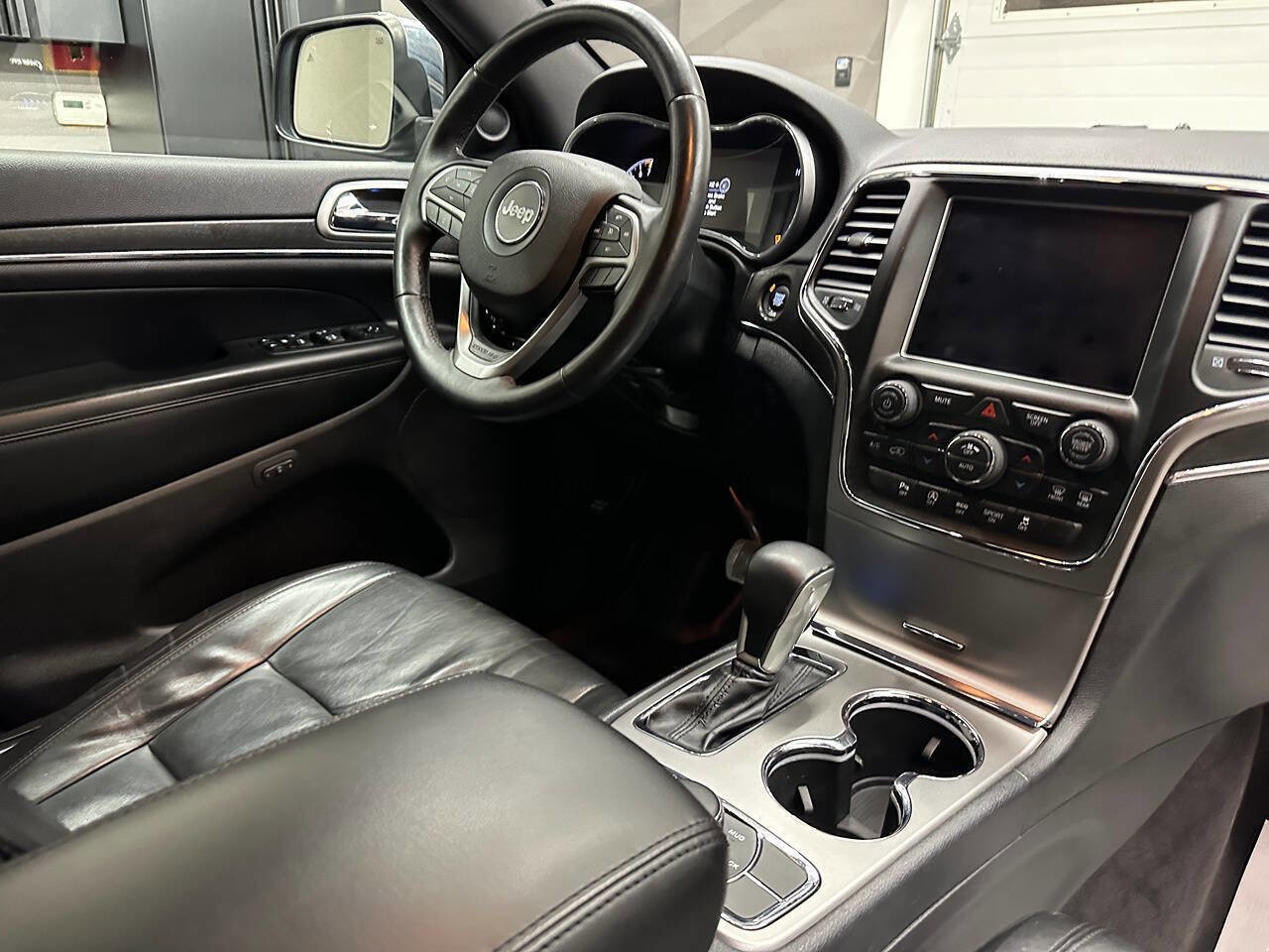 Used 2018 Jeep Grand Cherokee Limited image 33