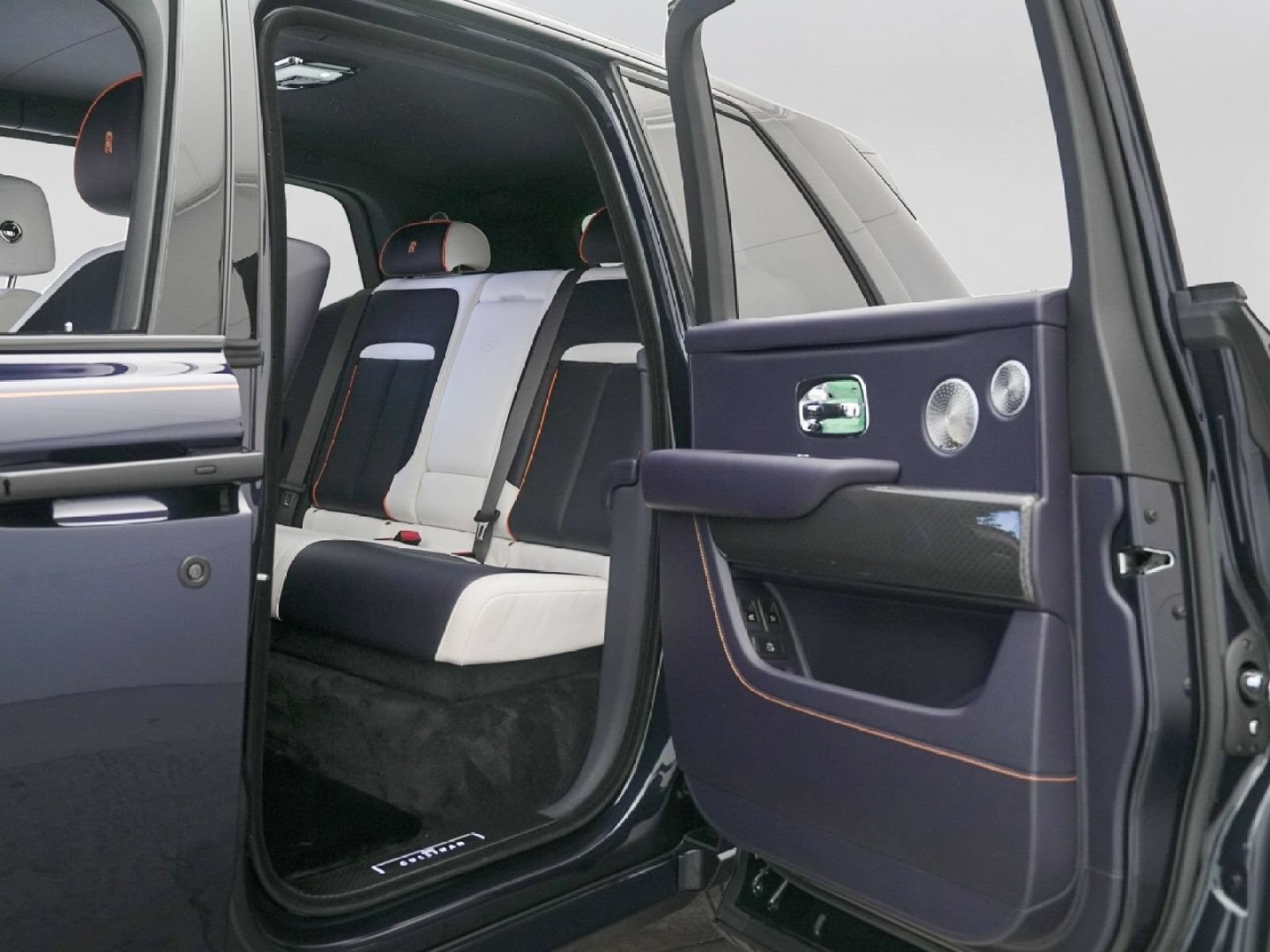 New 2026 Rolls-Royce Cullinan Black Badge AWD/4WD image 25
