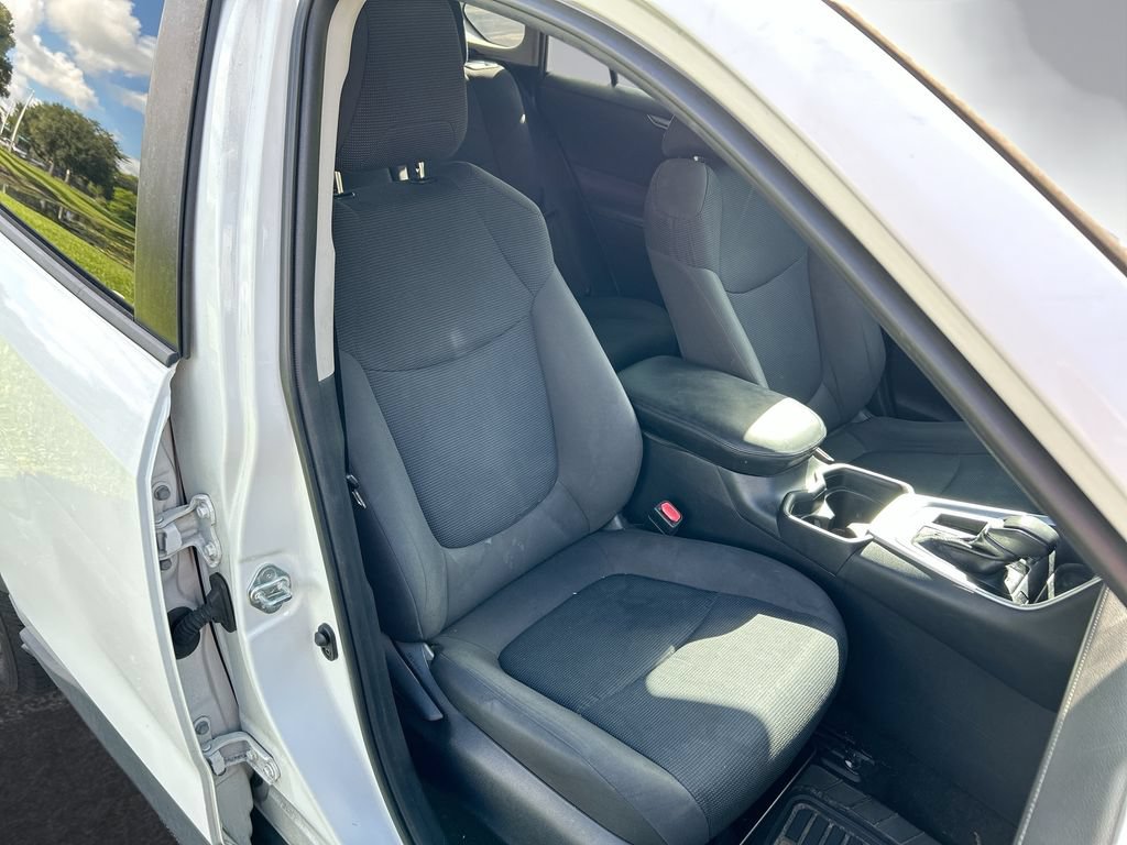 Used 2019 Toyota RAV4 LE FWD image 29
