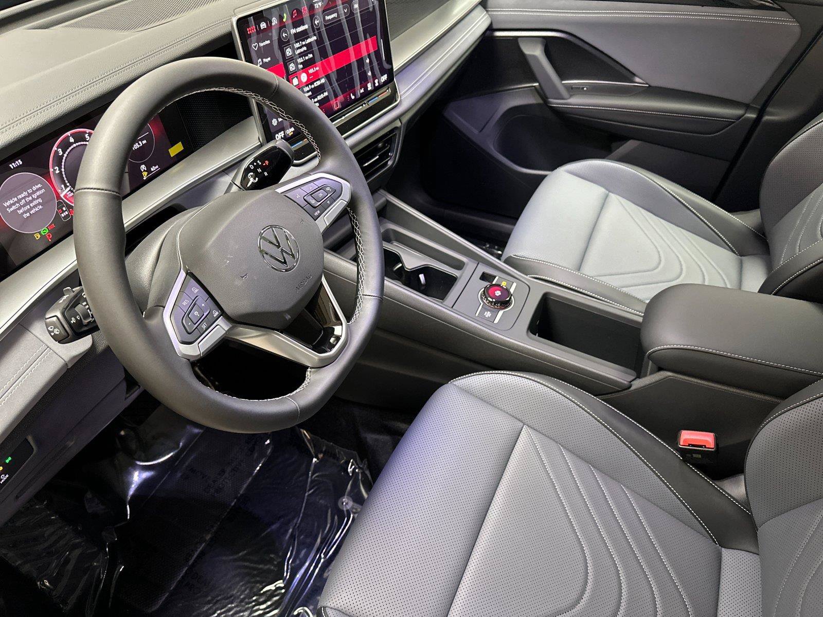 New 2026 Volkswagen Tiguan SE FWD image 9