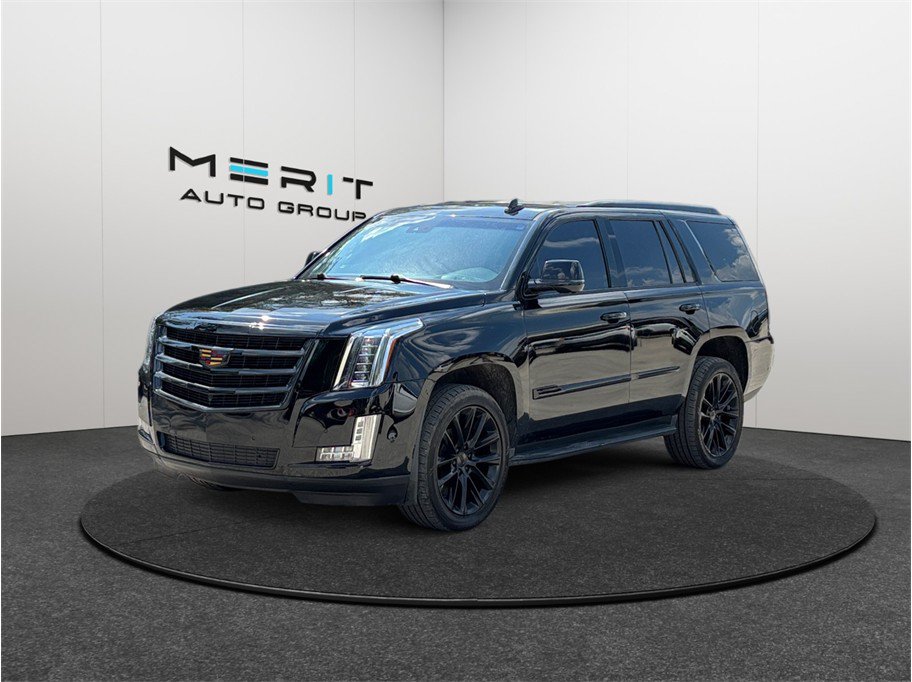 Used 2019 Cadillac Escalade Luxury w/ Escalade Sport Edition AWD/4WD image 4