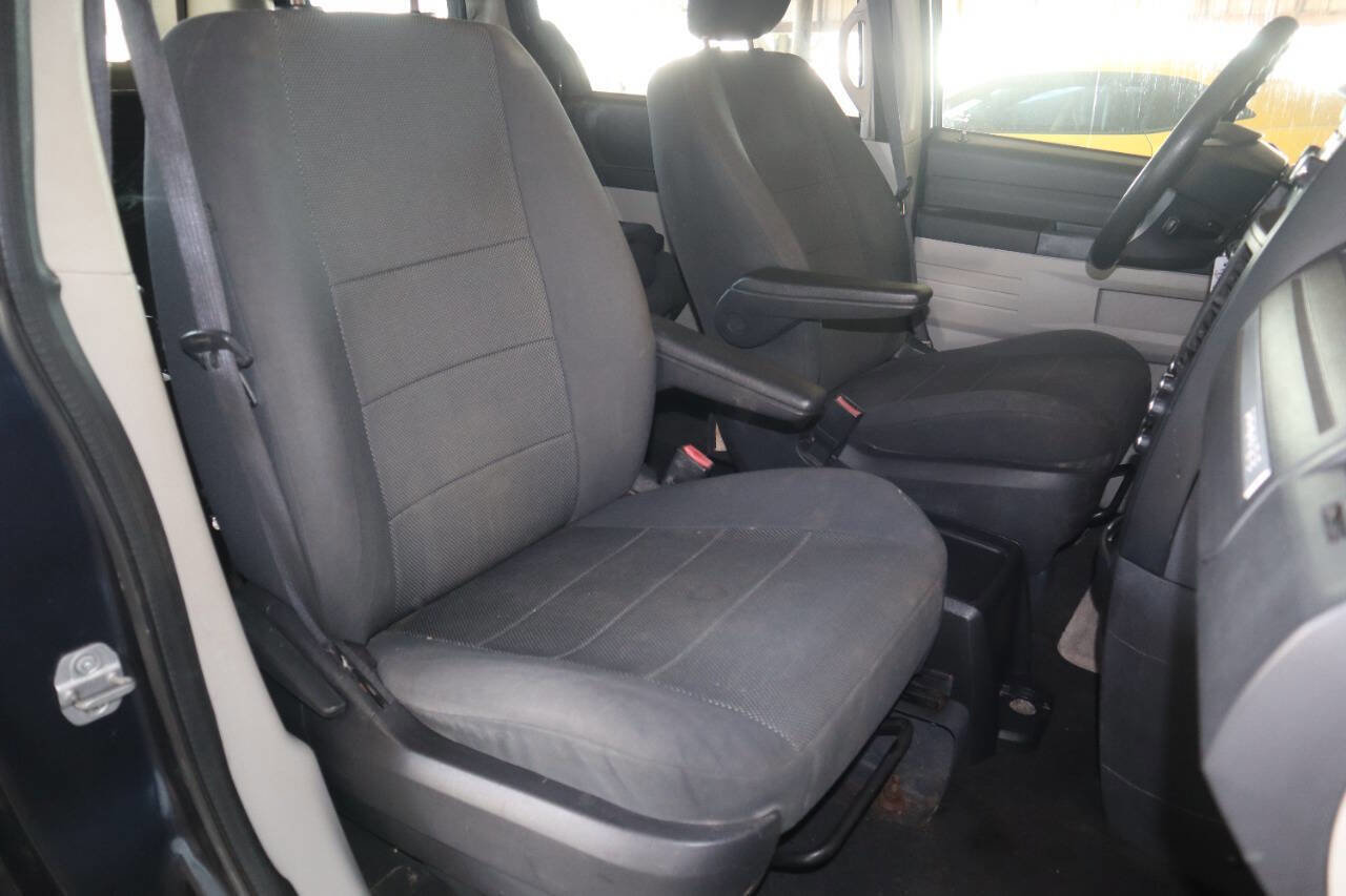 Used 2009 Dodge Grand Caravan SE w/ Climate Group image 8